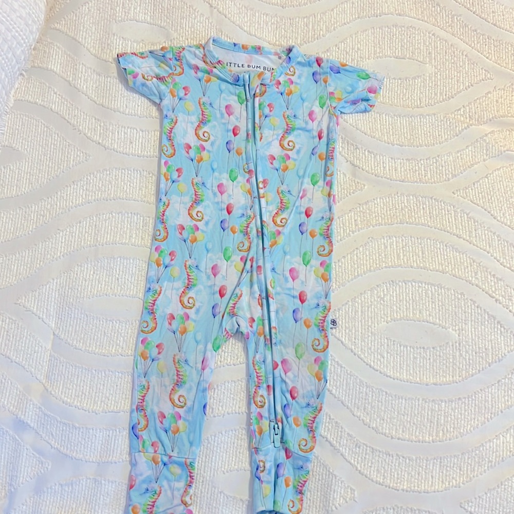 Little bum bums 9-12 months zip romper